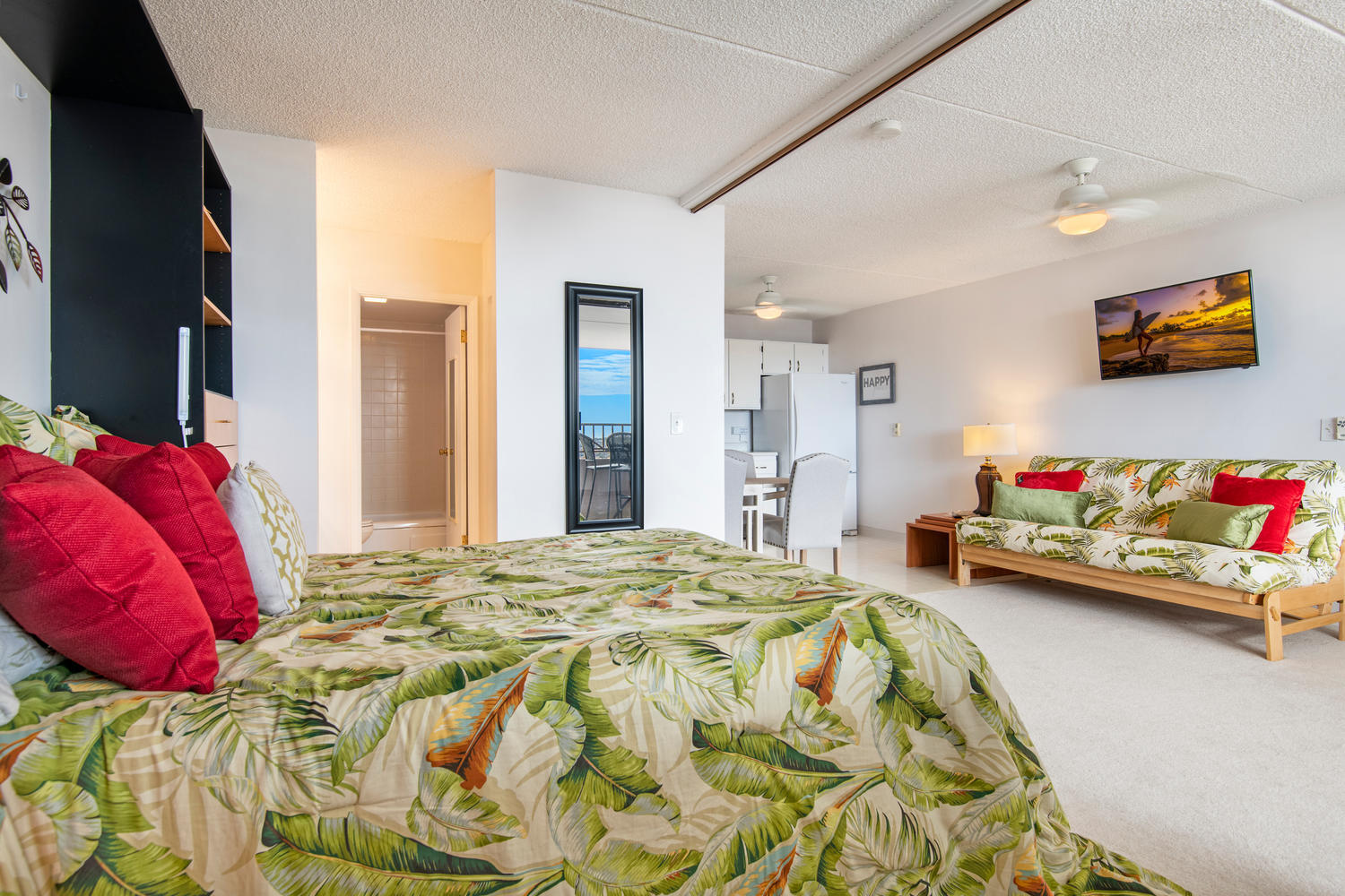 Building Photo - 2240 Kuhio Ave