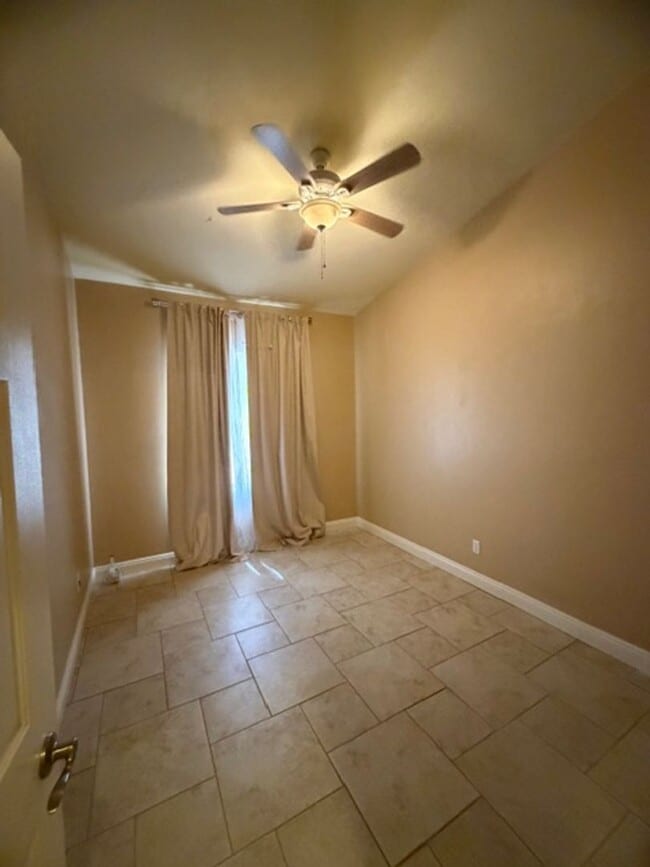 Building Photo - GORGEOUS 4 BEDROOM SINGLE STORY HOME