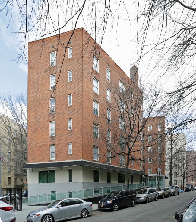 Building Photo - 55 E 208th St