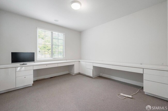 Building Photo - 72 Golden Aster Ct