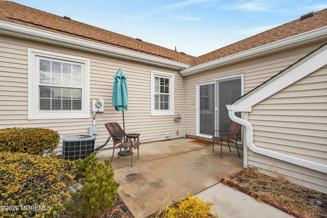 Building Photo - 69 William And Mary Sq