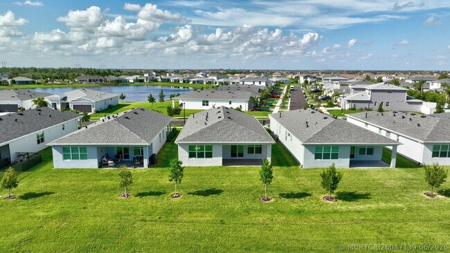 Building Photo - 12712 SW Eleanor Dr