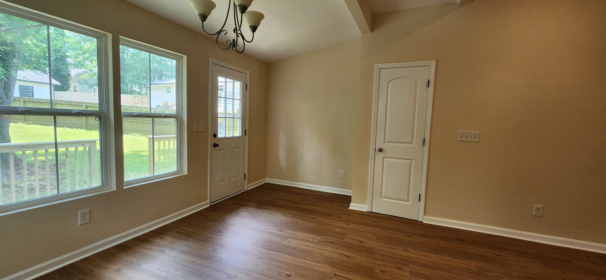 Building Photo - Room in Duplex on Bolton Rd NW