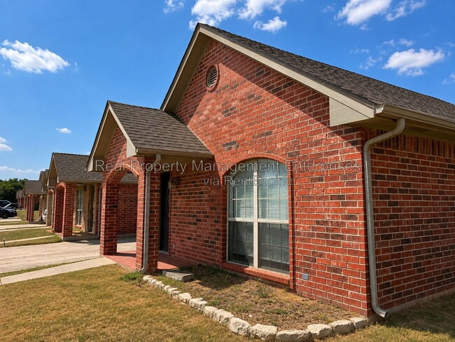 Building Photo - 4713 Castle Bay Cove