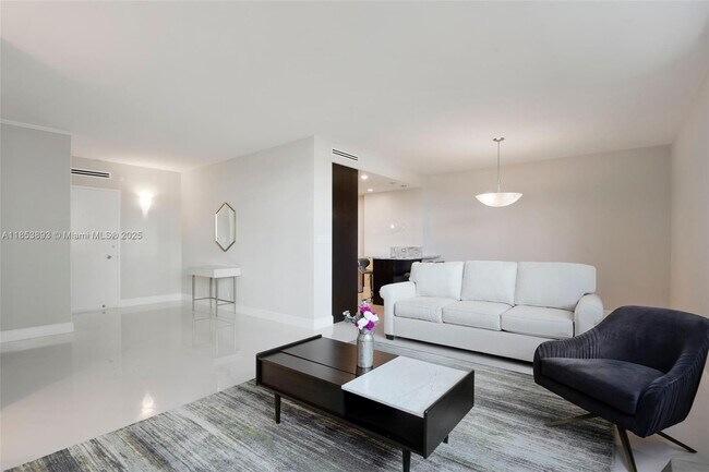 Building Photo - 5055 Collins Ave