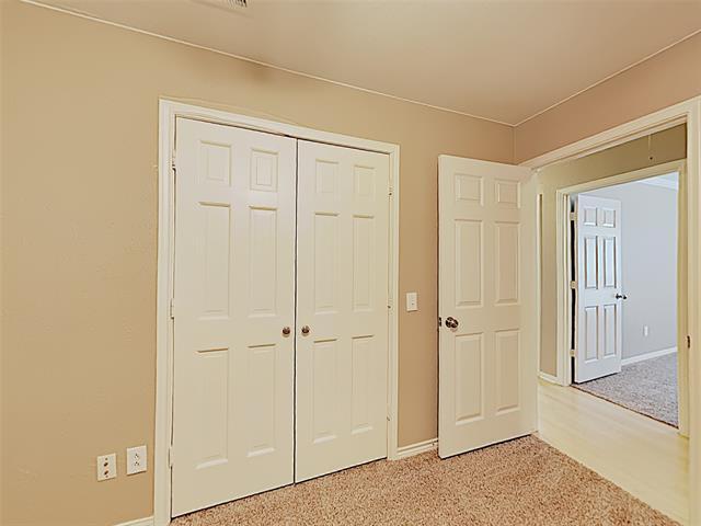 Building Photo - 1804 Mercedes Pl