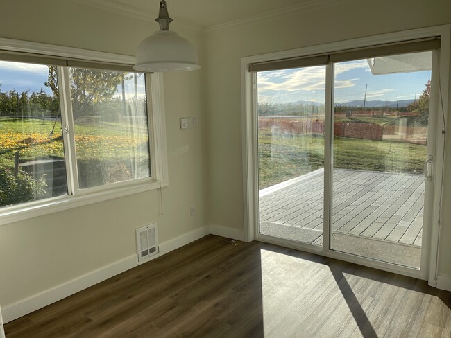 Building Photo - 1983 Summit Blvd