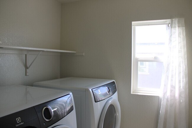 Building Photo - 110 Alboran Sea Cir