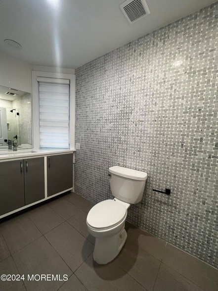 Building Photo - 255 Hollywood Ave