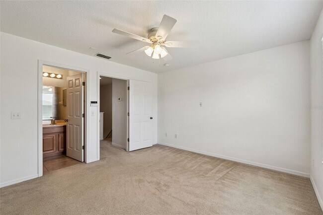Building Photo - 12648 Somerset Oaks St