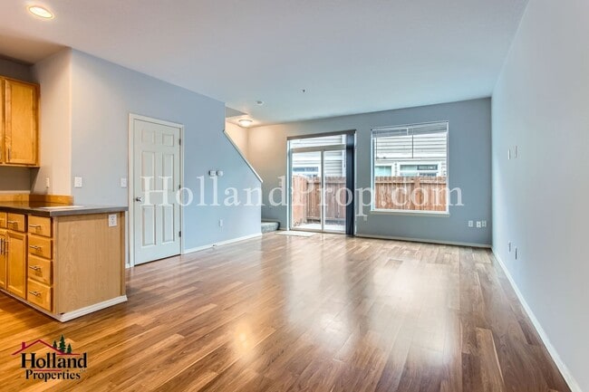 Building Photo - Charming 3-Bedroom Home in Prime Hillsboro Location!
