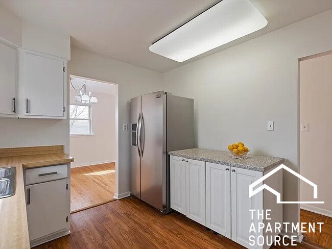 Building Photo - 4538 Dempster St