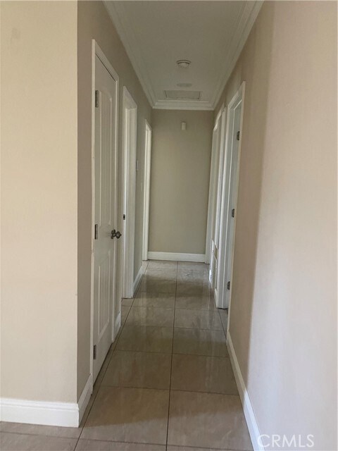 Building Photo - 10140 W Live Oak Ave