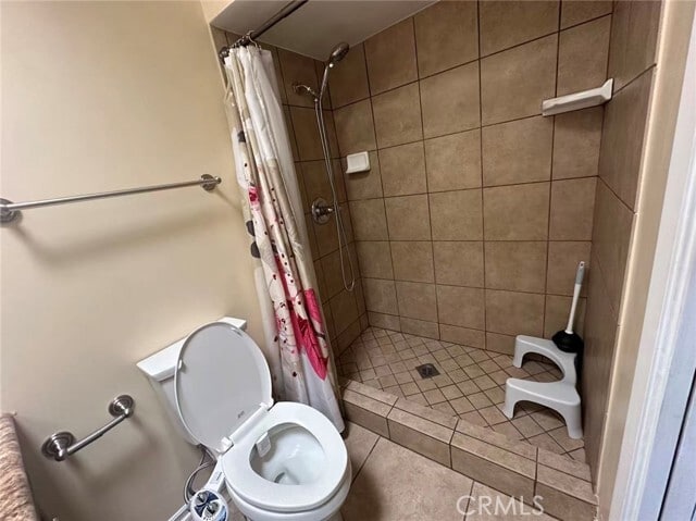 Building Photo - 9070 Huntington Dr