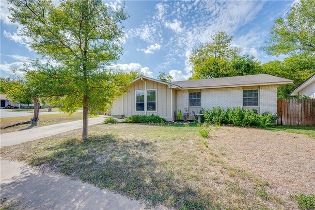 Primary Photo - 1101 S Trace Dr