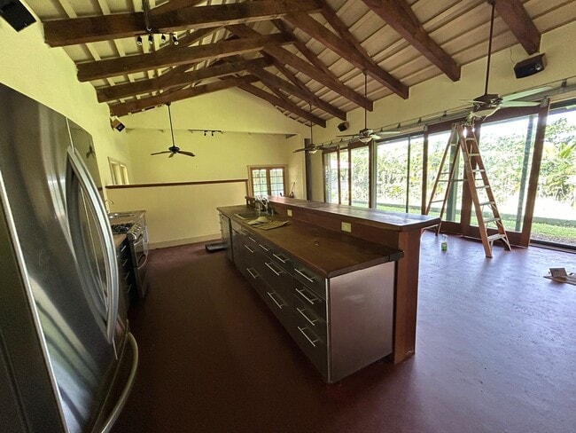 Building Photo - 2 Bedroom 1.5Bath Unfurnished Home