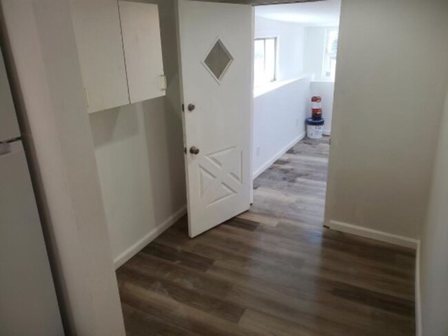 Building Photo - Cozy Remodeled Reading 3 BR/1 Bath For Ren...