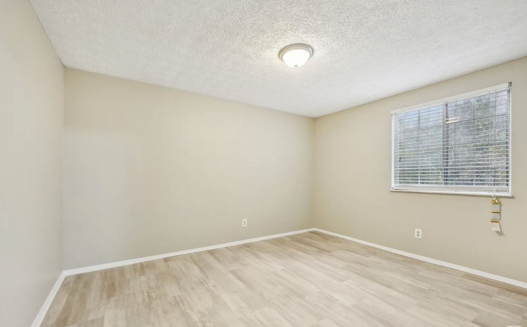 Building Photo - 2080 Singer Way