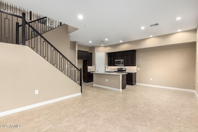 Building Photo - 4858 E Helena Dr