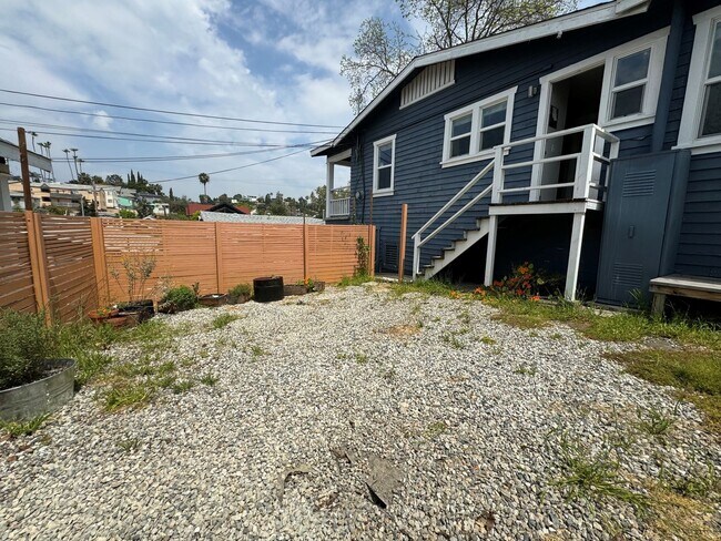 Building Photo - Montana For Rent