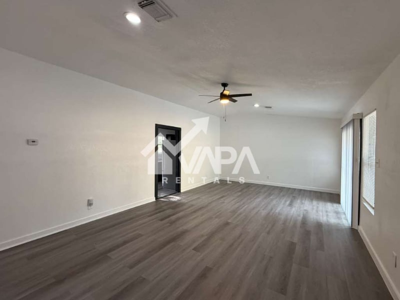 Building Photo - 5614 E Rolling Ridge Dr