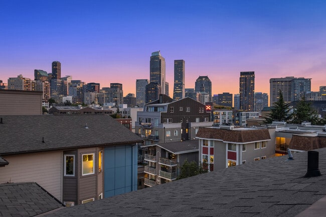 Building Photo - 1616 Summit Ave