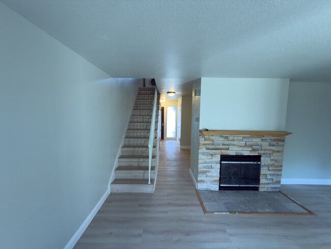 Building Photo - 3322 Santa Rita Rd
