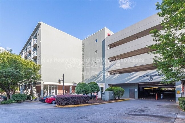 Building Photo - 620 Glen Iris Dr NE