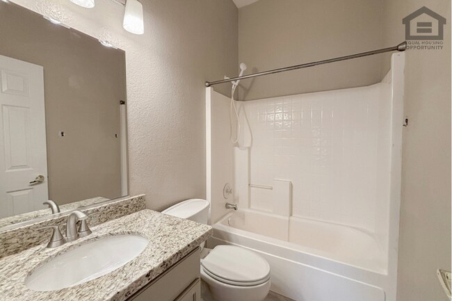 Building Photo - 3Bed/2Bath House at N 59th Ave/Union Hills! Move-In Ready on 09/24/2026! -- 3 CAR GARAGE! PRIVATE...