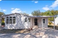 Building Photo - Large and Spacious 3/3 on near half acre NO HOA!