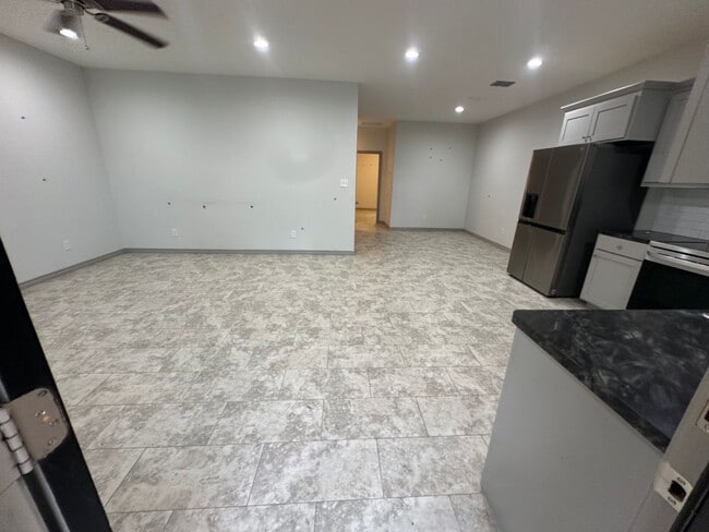 Building Photo - 13314 County Rd 285