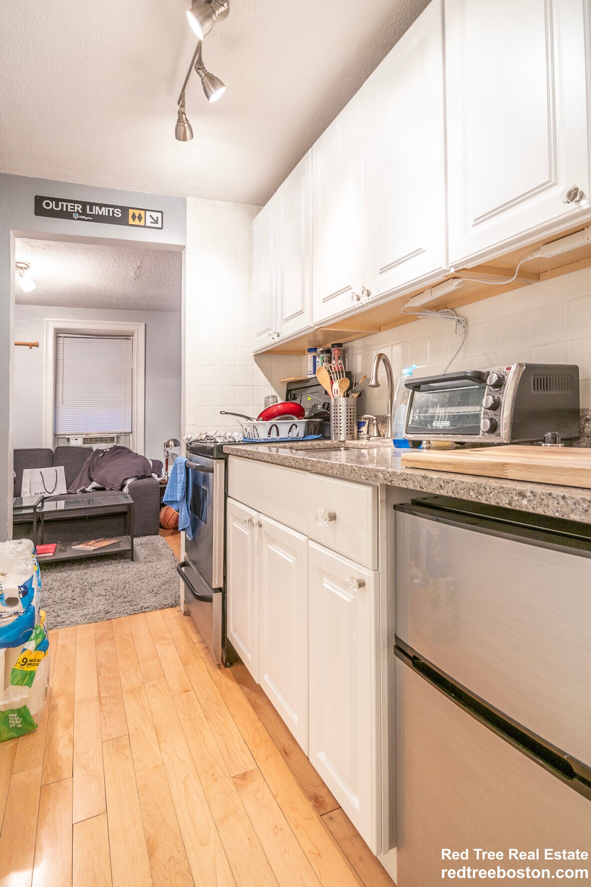 Building Photo - 231 W 3rd St