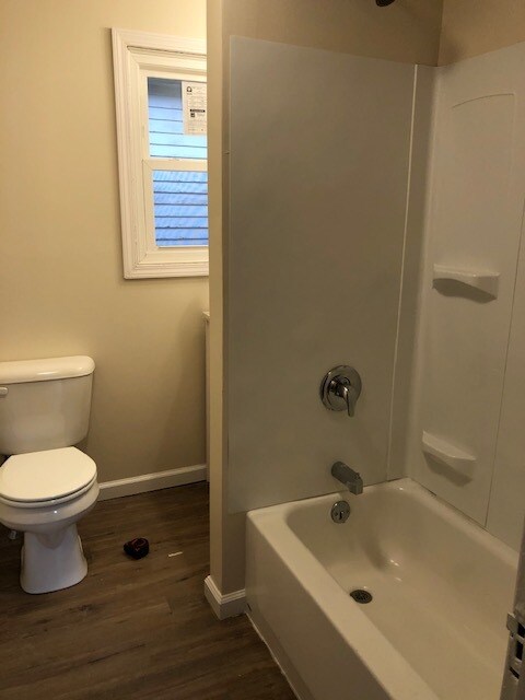 Bathroom with new appliances - 871 26th St