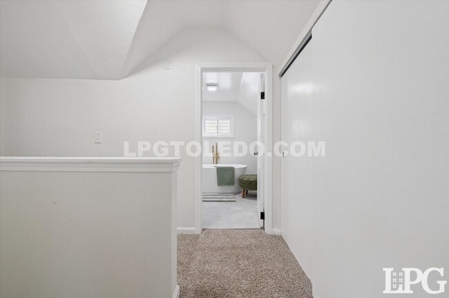 Building Photo - 2736 Northwood Ave