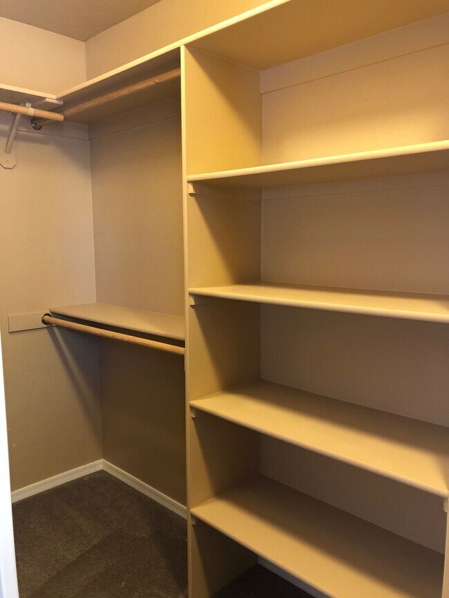 Building Photo - Spacious Three Bedroom Home in Granville R...