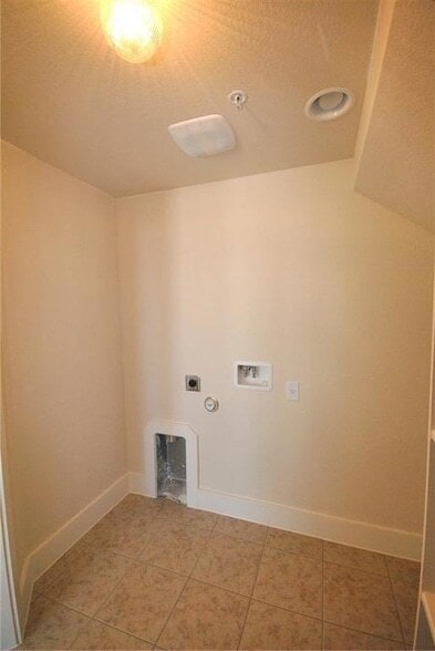 Building Photo - 2222 Creekside Ln