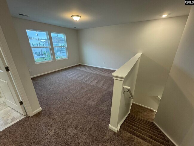 Building Photo - 3026 Hallsdale Dr