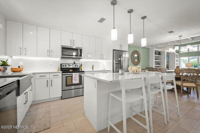 Building Photo - 10 Little Bay Harbor Dr