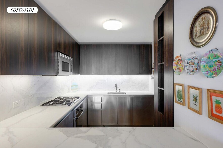 Building Photo - 515 E 72nd St