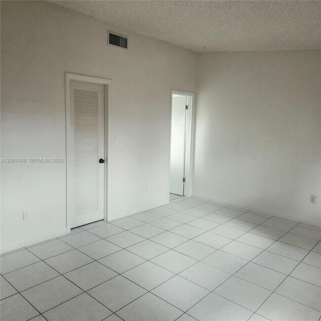 Building Photo - 7412 SW 105th Pl