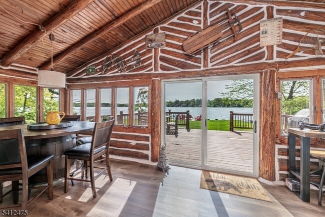 Building Photo - 121 Bearfort Rd