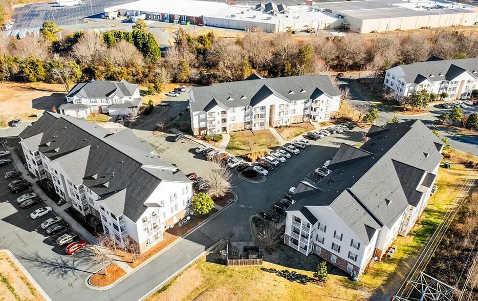 Building Photo - 3015 Winston Dr