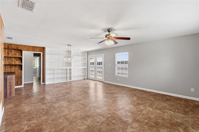 Building Photo - 7000 Shannon Dr