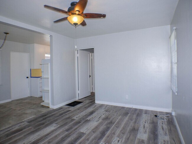 Building Photo - Charming Ocean Beach Home!