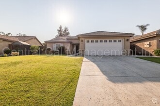 Building Photo - 3 Bedroom/2 Bath Home with Solar in the De...