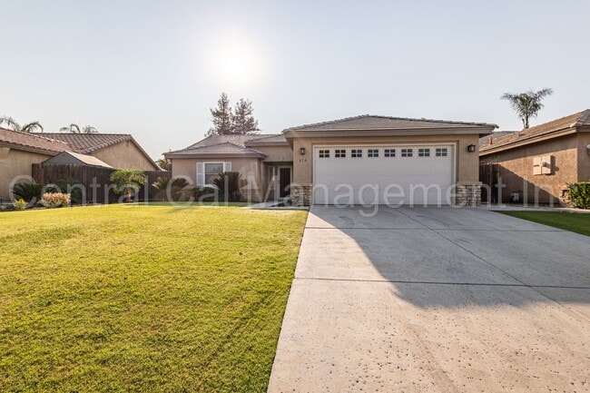 Primary Photo - 3 Bedroom/2 Bath Home with Solar in the De...