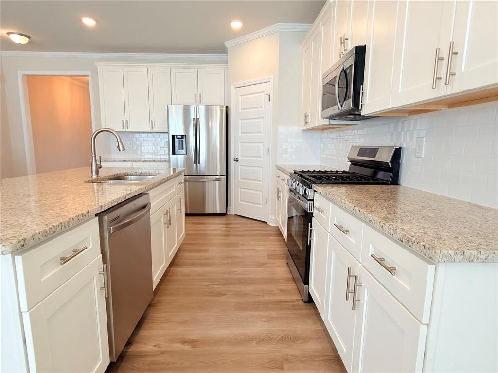 Building Photo - 470 Hellen Vly Dr
