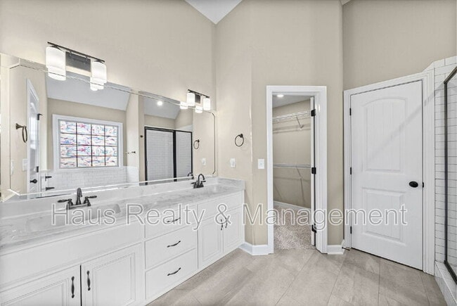 Building Photo - 415 Glenstone Springs Dr
