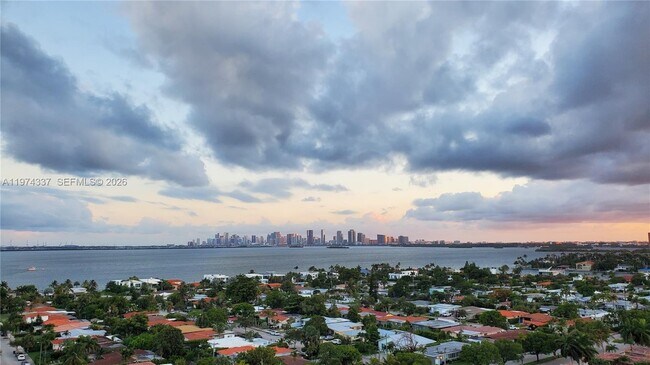 Building Photo - 7901 Hispanola Ave