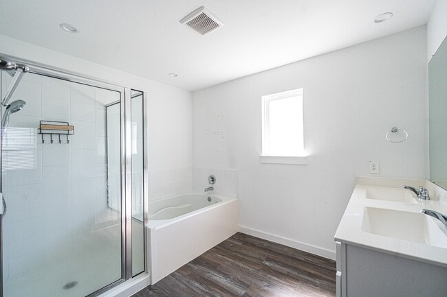 Building Photo - 8730 Anacua Dr